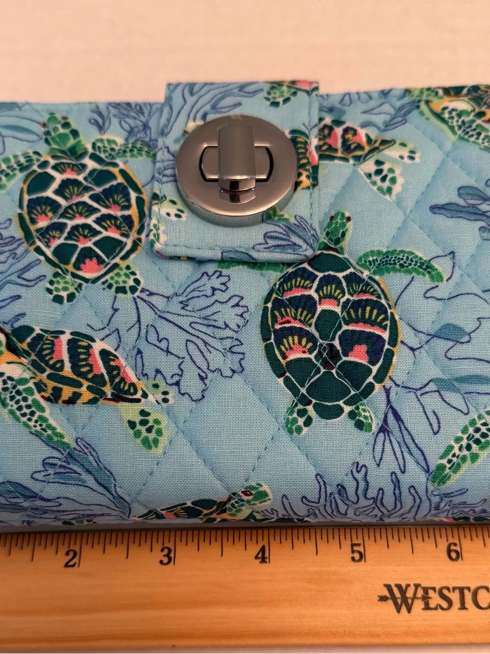 Vera Bradley Sea Turtles Coral Essential Turnlock Wallet NWT ~Exact Item ~ - Picture 5 of 6